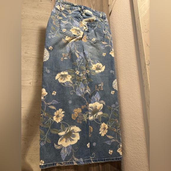 Flamingals floral pattern high waist jeans, Small (4-6) - Picture 2 of 8